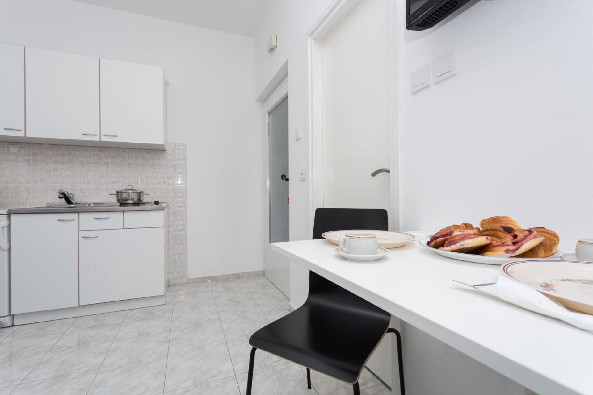 Apartments Bernardeta 2 Baska  Ngoại thất bức ảnh