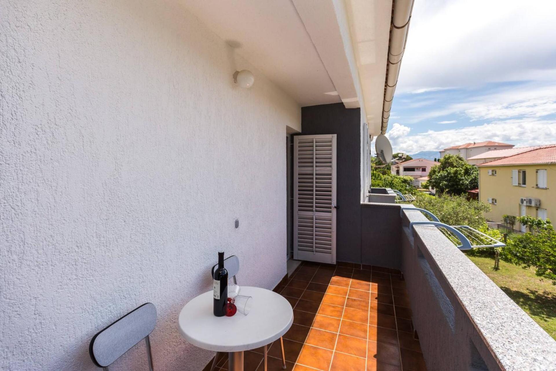 Apartments Bernardeta 2 Baska  Ngoại thất bức ảnh